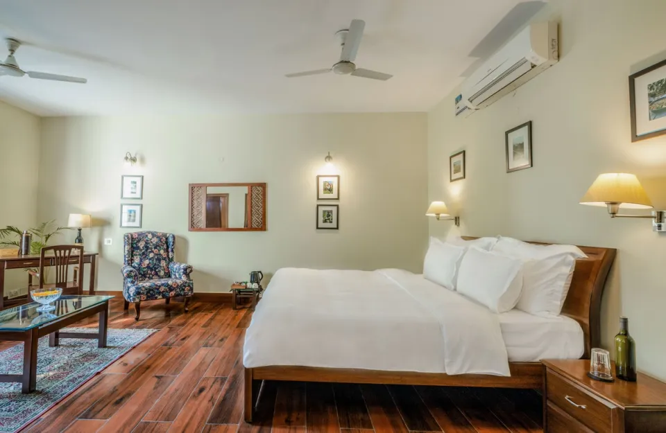 Luxury Bedroom at Citrus County - Bungalow in Hoshiarpur