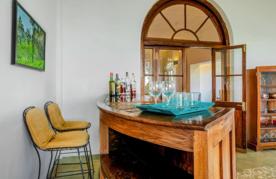 Luxury Bar Table at Pollibetta Bungalow, amã Stays & Trails 