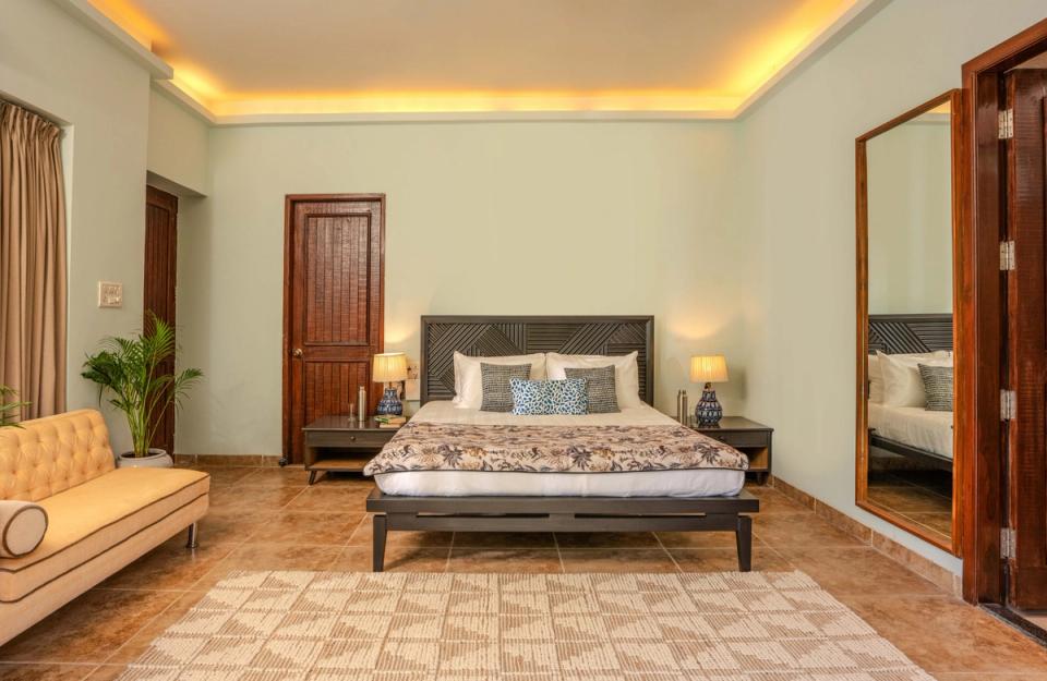 Elegant Bedroom at Nine Plams - Accommodation in Alibaug 