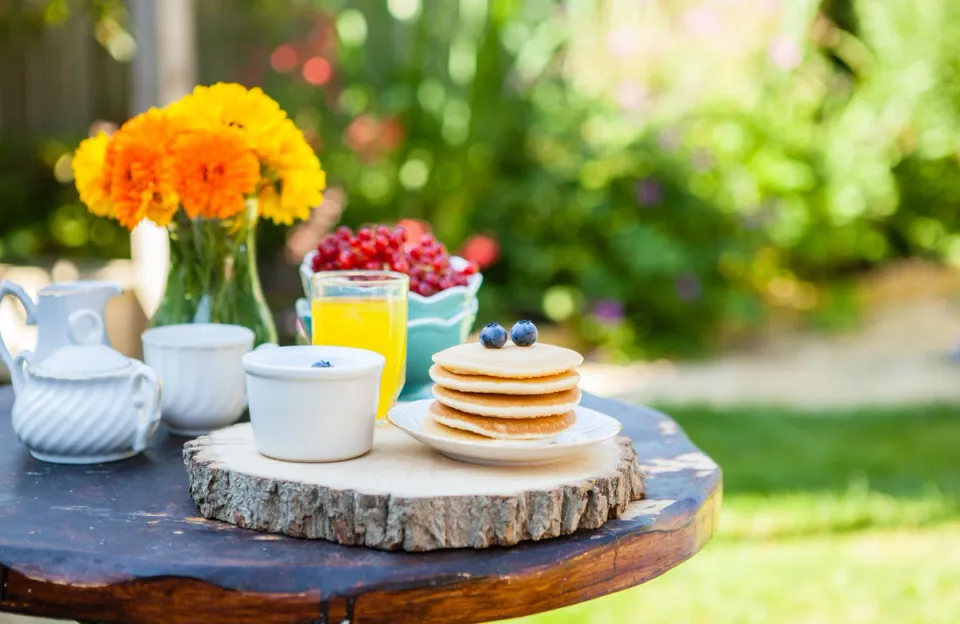 Breakfast By The Lawn - Luxury Experiences at Villa No 1 Saipem Hills