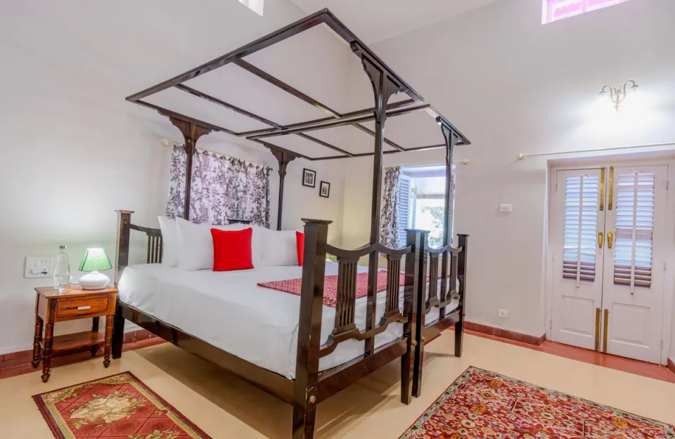 Luxury Bedroom at Dingley Dell - Accommodation in Mahabaleshwar