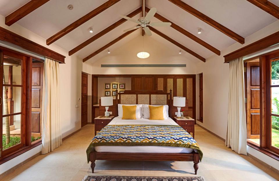 Luxury Bedroom At Hacienda De Bastora - Private Bungalow In Goa