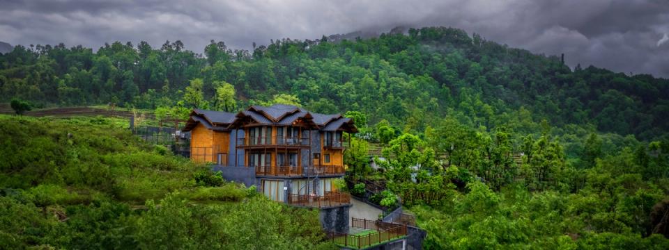 Offbeat North Hills Winter Getaways – Warmth In The Heart Of The Hills with amã Stays & Trails