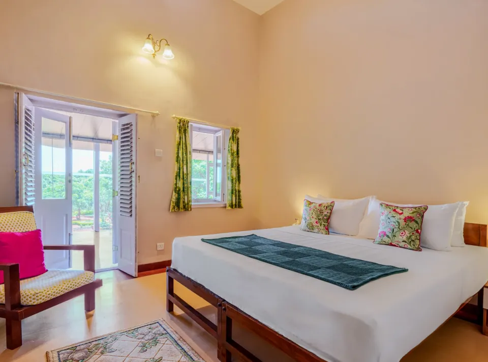 Luxury Bedroom at Dingley Dell, Mahabaleshwar - amã Stays & Trails