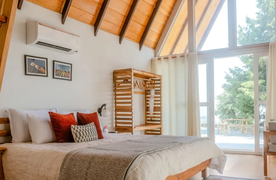 Luxury Bedroom at Godhuli Surai- Naukuchiatal Luxury Villa