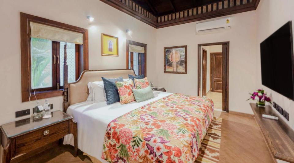 Luxury Bedroom At Aguada Serenity Villa - Stay in Goa