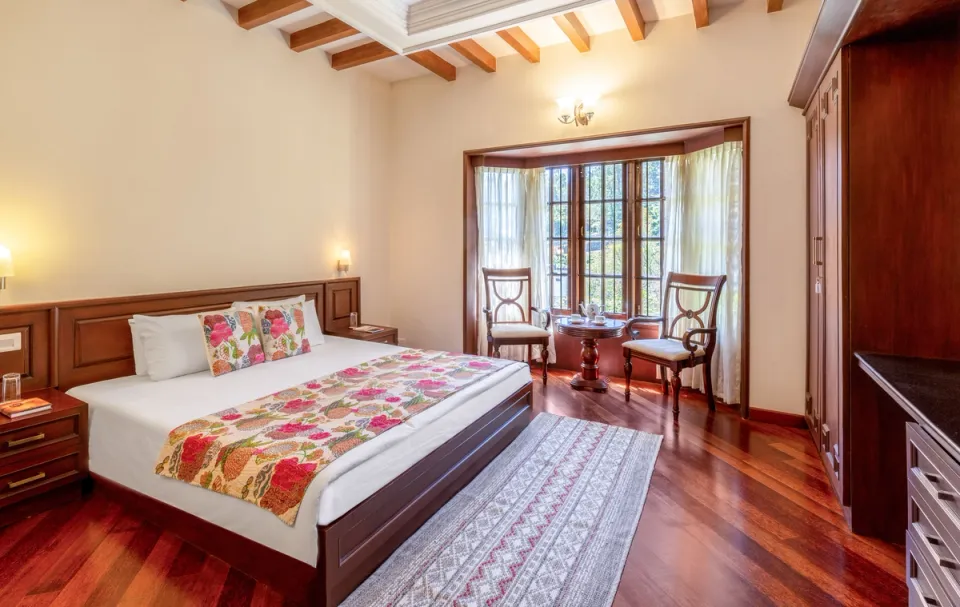 Elegant Bedroom at Kumara Villa, Kodaikanal - amã Stays & Trails 