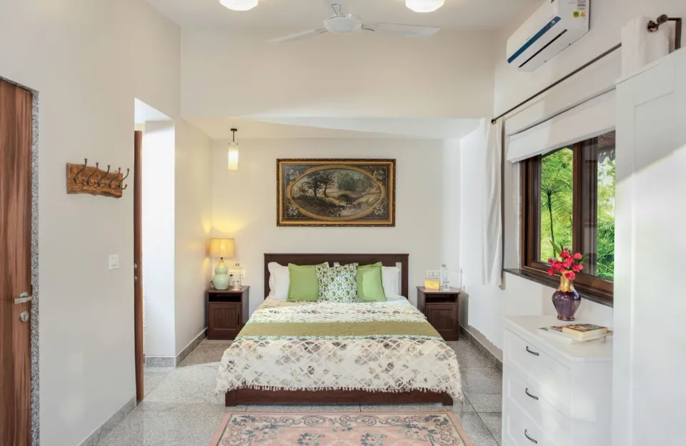 Luxe Bedroom at Dulwich Park View - 4 Bedroom Villa in Panchgani