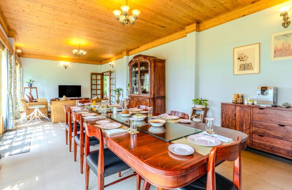 Luxe Dining Area at Makaibari Bungalow, amã Stays & Trails