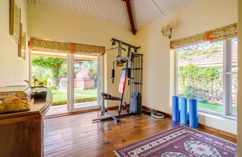 Gym at Raven's Nest - Luxury Bungalow in Kotagiri, amã Stays & Trails 