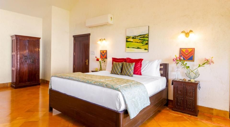 Luxury Bedroom At Whispering Heights - Private Homestay in Lonavala