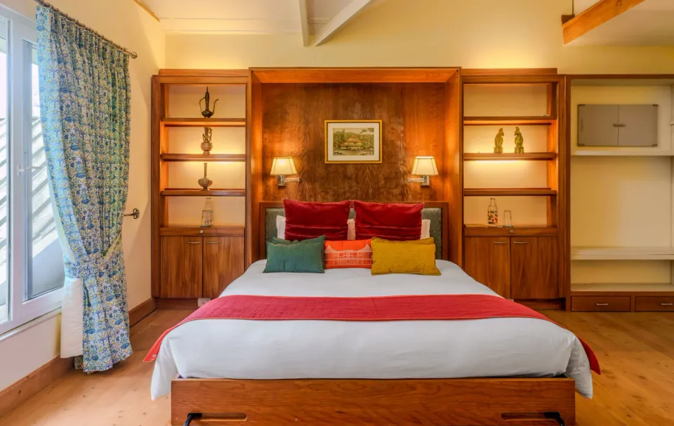 Elegant Bedroom at Raman Villa  -Stay In Shimla