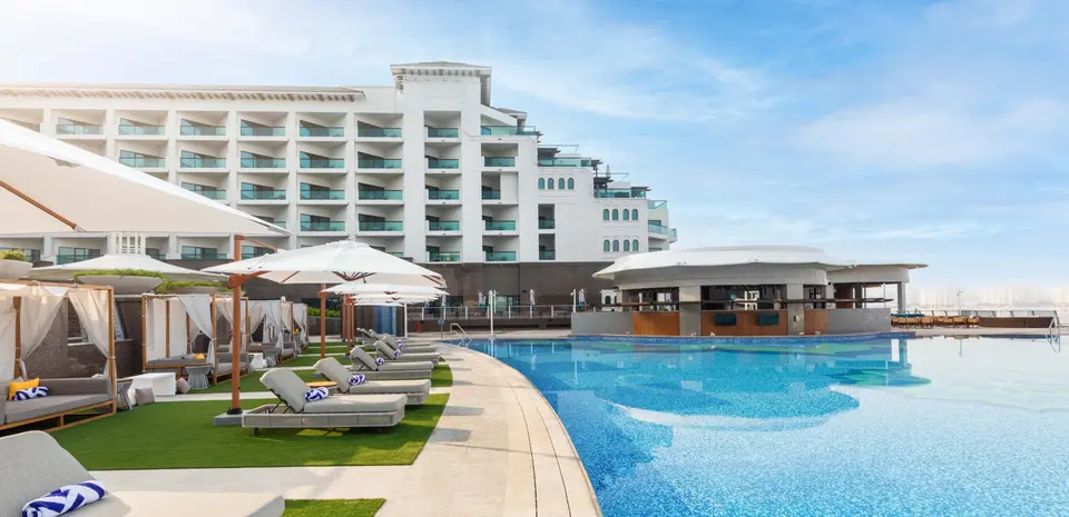 Outdoor Swimming Pool - Taj Hotels In Dubai