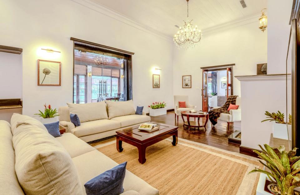 Elegant Living Space at Puttabong Cottage - amã Stays & Trails 