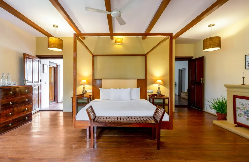 Exquisite Bedroom at Taneerhulla Bungalow, Coorg ,amã Stays & Trails