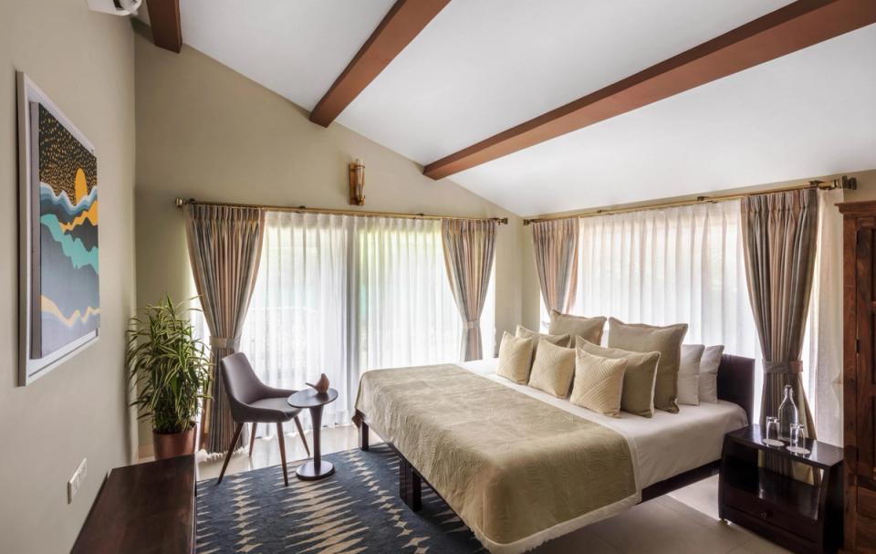 Luxury Bedroom at Sluice House, Lonavala - amã Stays & Trails 