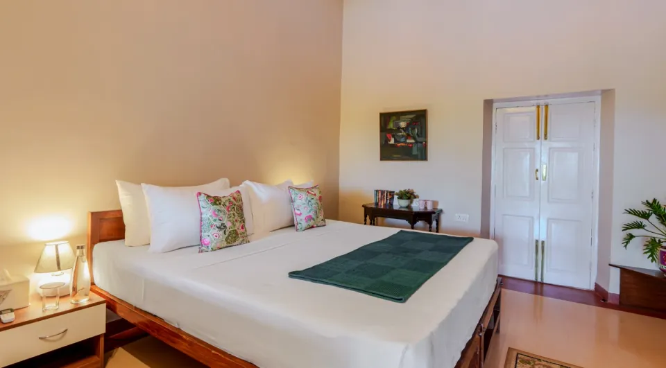 Luxury Bedroom at Dingley Dell - Homestay in Mahabaleshwar