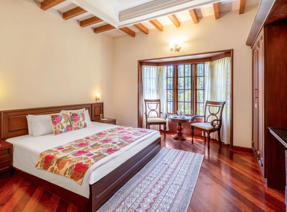 Luxury Bedroom at Kumara Villa, Kodaikanal - amã Stays & Trails 