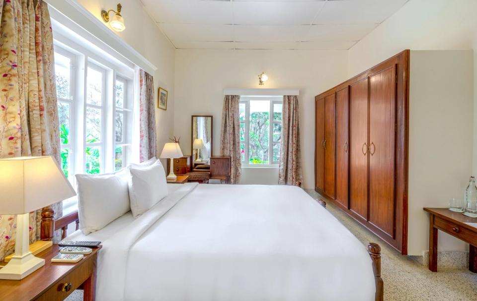 Elegant Bedroom at Taneerhulla Cottage, Coorg- amã Stays & Trails 