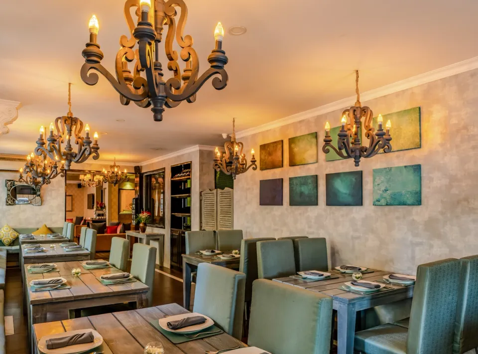 Luxe Dining Space At La Maison Fontainhas, Goa - amã Stays & Trails