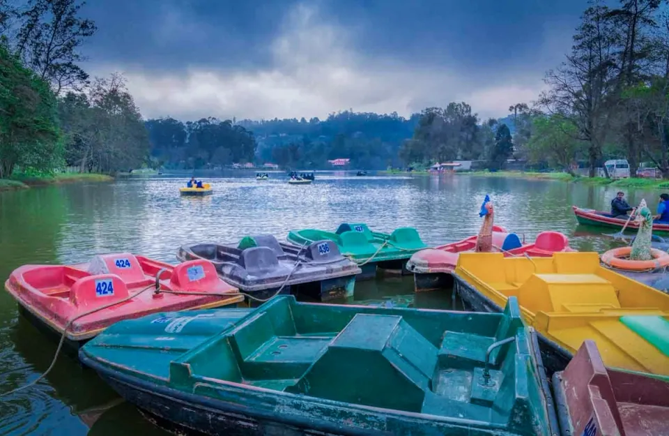 Boating at Kodaikanal Lake - Activities to do in Kodaikanal, amã Stays & Trails 