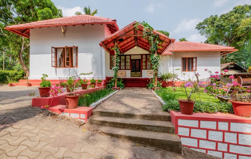 Luxury Homestay in Coorg - Surgi Bungalow