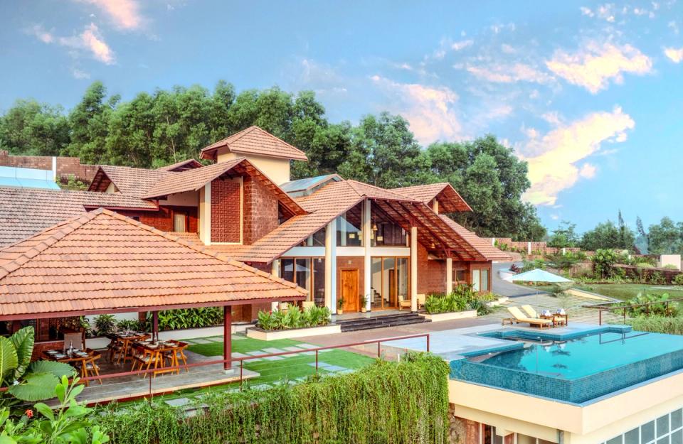 Luxe Villa in Kasargod - Vivid Foliage, amã Stays & Trails