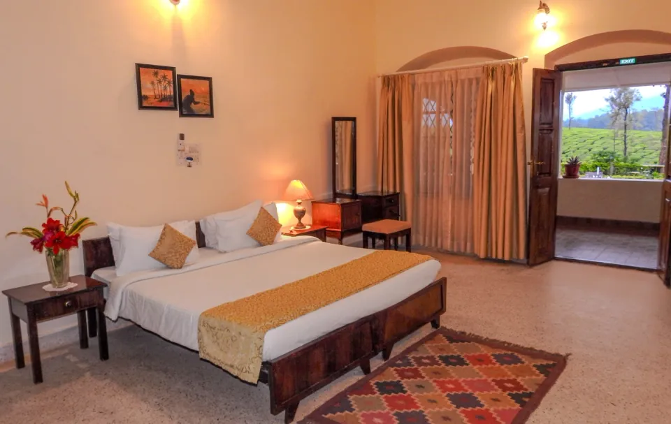 Stunning Bedroom at Glenlorna Bungalow, Coorg - amã Stays & Trails 