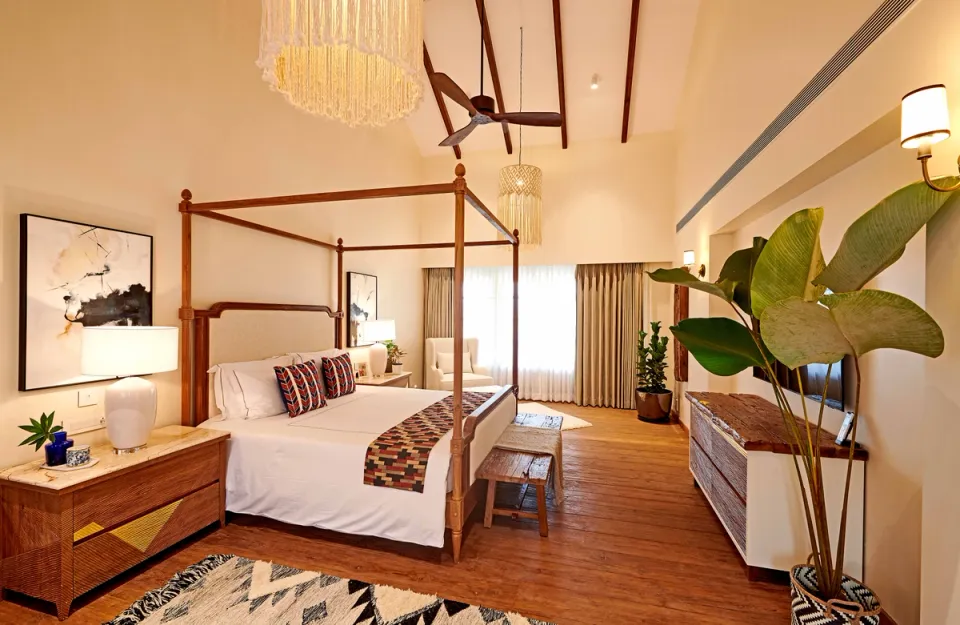 Luxury Bedroom At Hacienda De Bastora - Luxury Bungalow In Goa