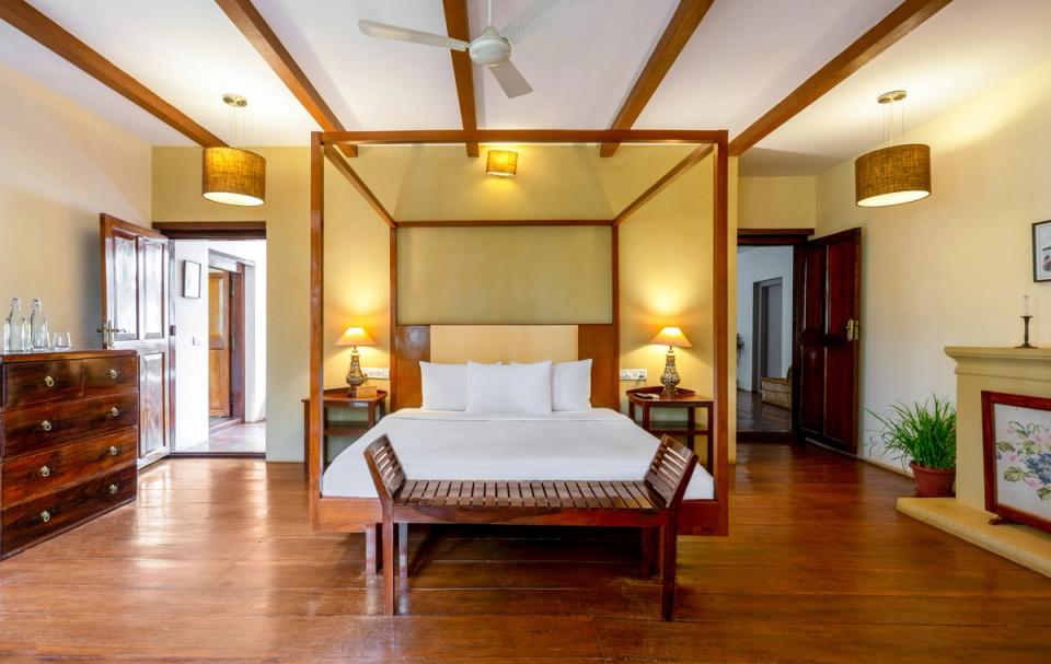 Luxe Bedroom at Taneerhulla Bungalow, Coorg - amã Stays & Trails 