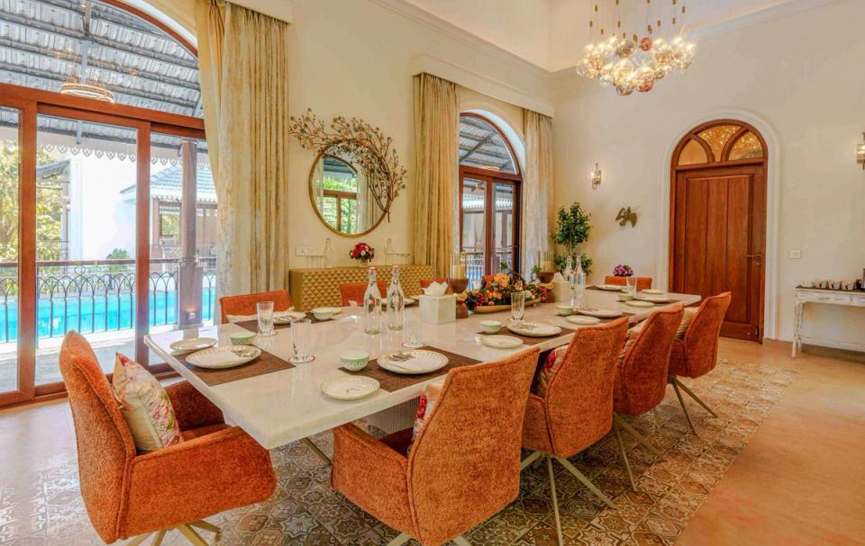 Elegant Dining Space at Villa Eterna, amã Stays & Trails