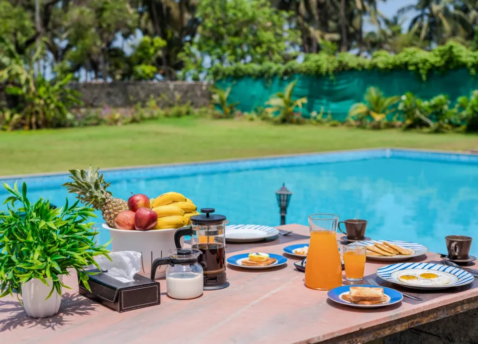 Breakfast By The Lawn - Luxury Experiences At Casa Kenzo, Kashid