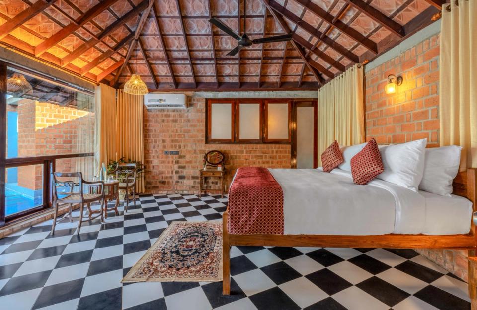 Spacious Bedroom at Lily Pad, Kumarakom - amã Stays & Trails