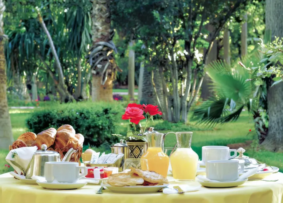 Breakfasts By The Lawns - Luxury Experiences At Cardozo House, Goa - amã Stays & Trails 