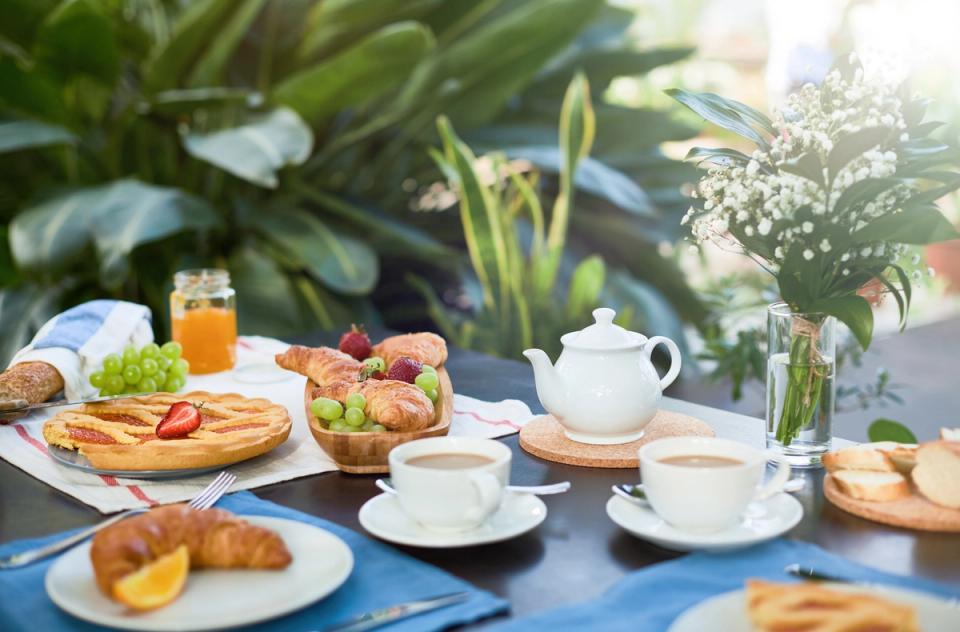 Breakfast by The Lawn