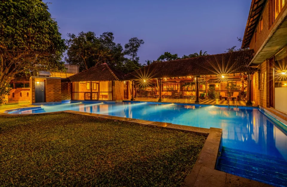 Pool Bungalow in Kumarakom - Lily Pad, amã Stays & Trails