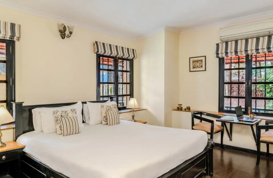 Luxury Bedroom At La Maison Fontainhas - Goa Luxury Villa