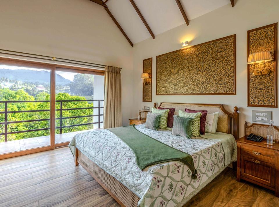 Luxury Bedroom at Werifesteria, Coonoor - amã Stays & Trails 