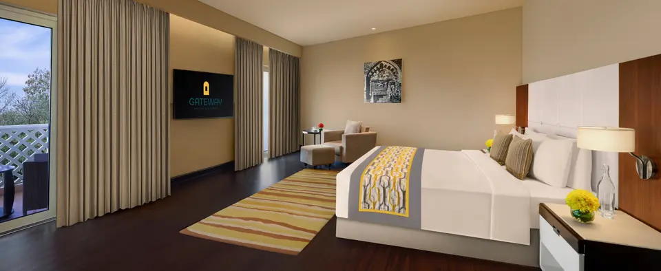 Junior Suite King Bed With Balcony - Luxury Nashik Hotel Room