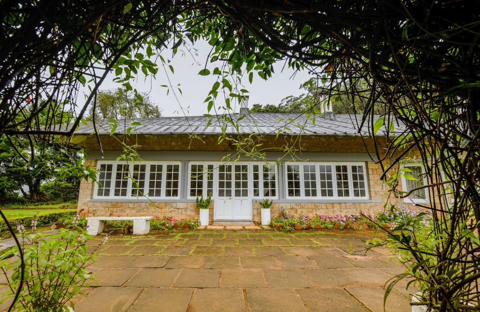 Luxury Entrance of Madupatty Bungalow, Munnar - amã Stays & Trails 