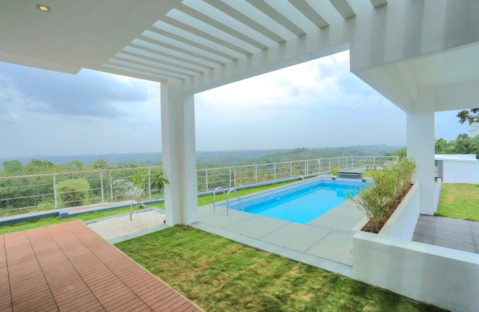 Luxe Swimming Pool At Vintage Halton, Trivandrum - amã Stays & Trails 