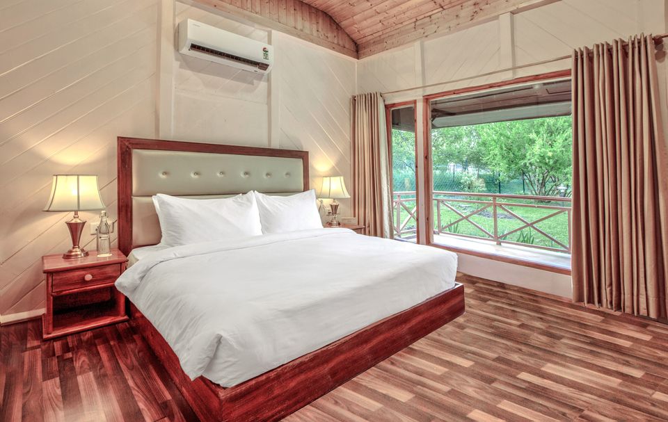 Luxe Bedroom at Ramgarh Heritage Villa, Manali - amã Stays & Trails 