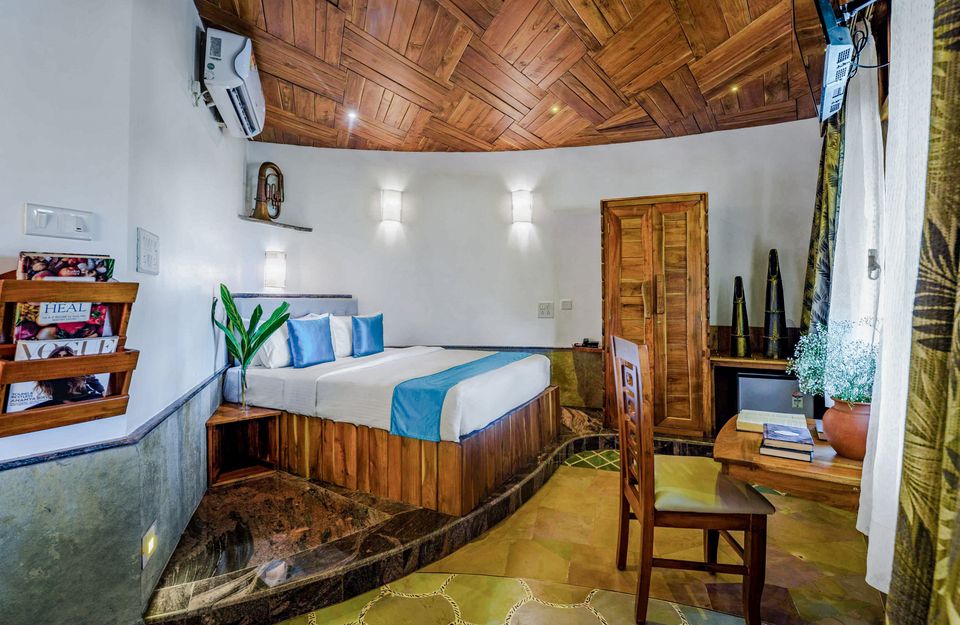 Elegant Bedroom At Eden Farms Emerald - Accommodation in Goa