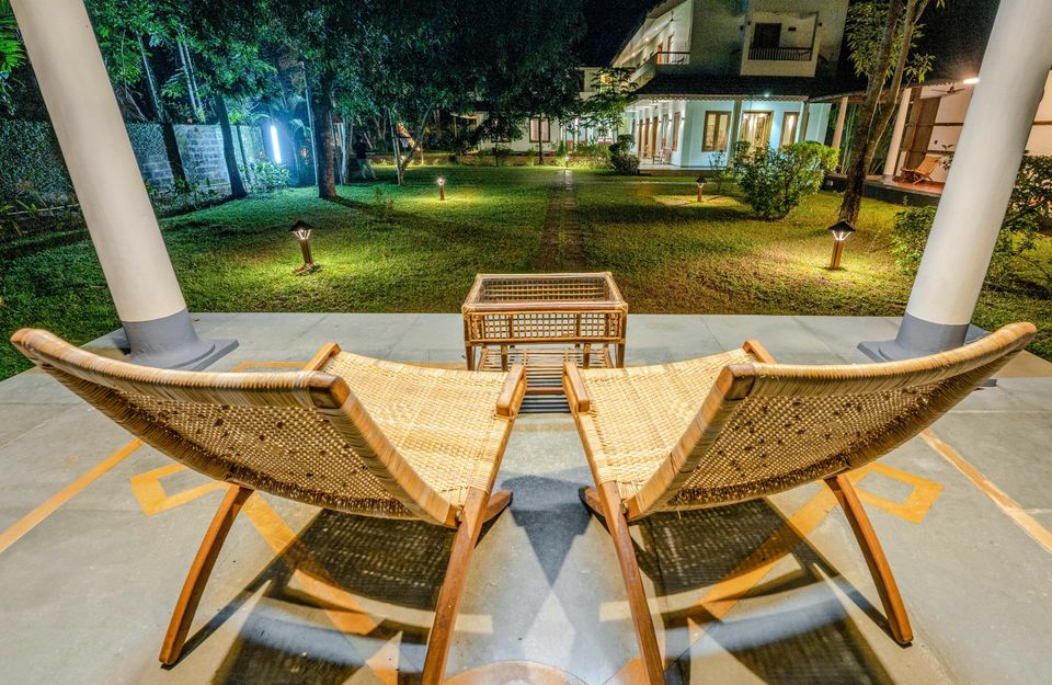 Outdoor Seating Space at Pathiramanal Villa, Alappuzha