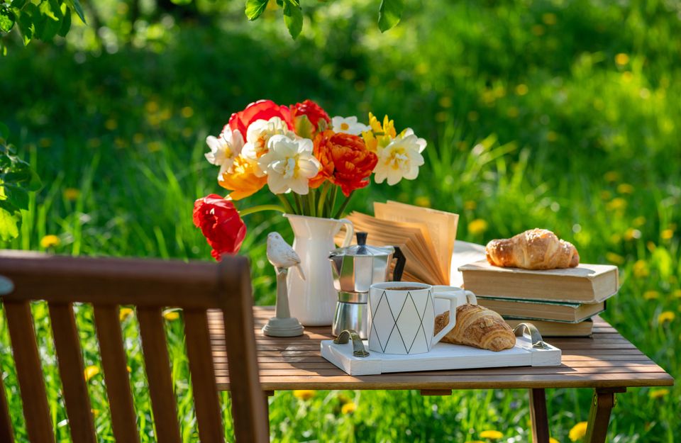 Breakfast By The Lawn - Unique Experiences at Kadalaar Bungalow, amã Stays & Trails 