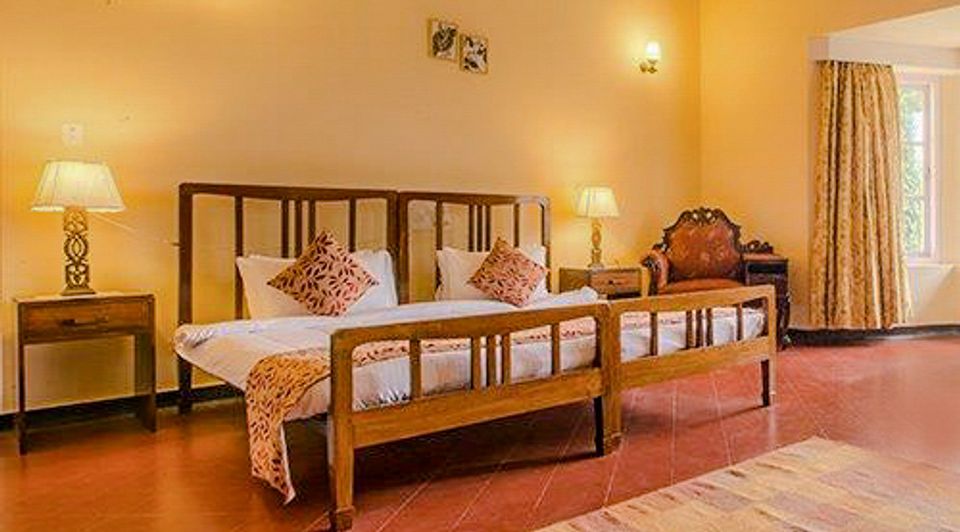 Luxury Bedroom at Arabidacool Bungalow - Bungalow in Chikmagalur