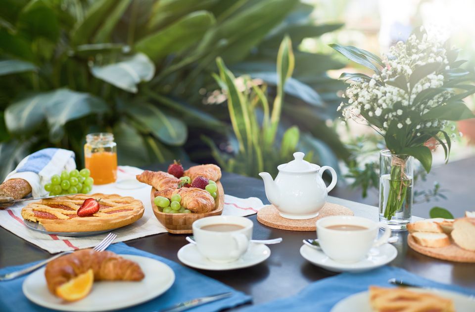 Breakfast by the Lawns