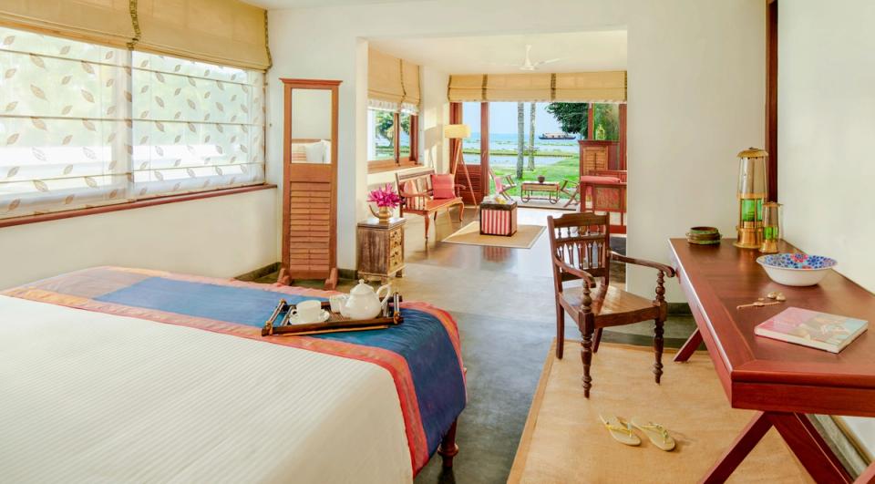 Spacious Bedroom at Pathiramanal Villa, amã Stays & Trails 