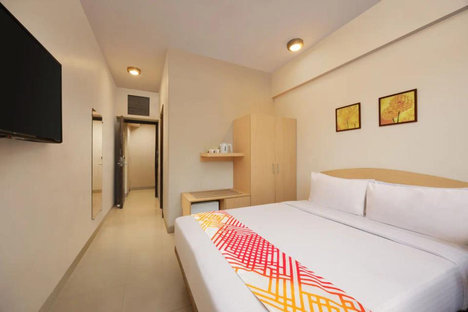hotel-room-image