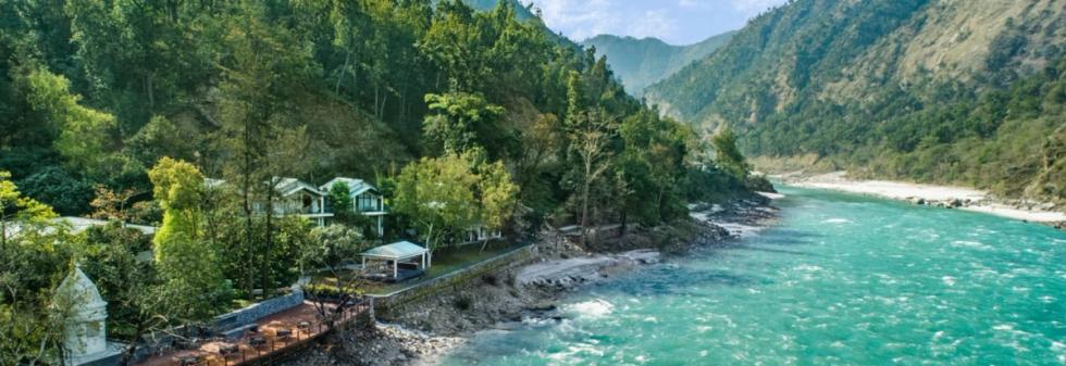 Infinity pool overlooking the Ganges River at Anand Kashi - IHCL SeleQtions Hotels